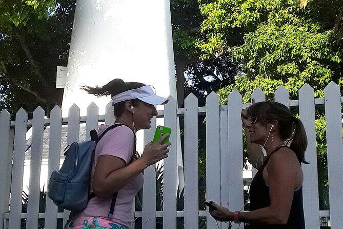 Easy Stroll (or Bike) Through Downtown Key West Audio Tour - How the Tour Works: Location-Aware Audio + Menus + Maps