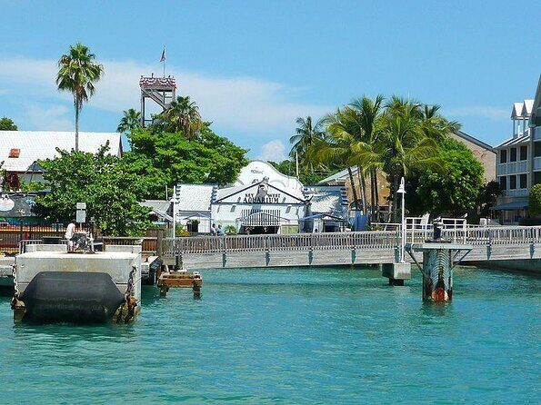 Key West Conch Tour Train - Southernmost Point and Shipwreck Treasure Museum: Seeing Without Overcommitting