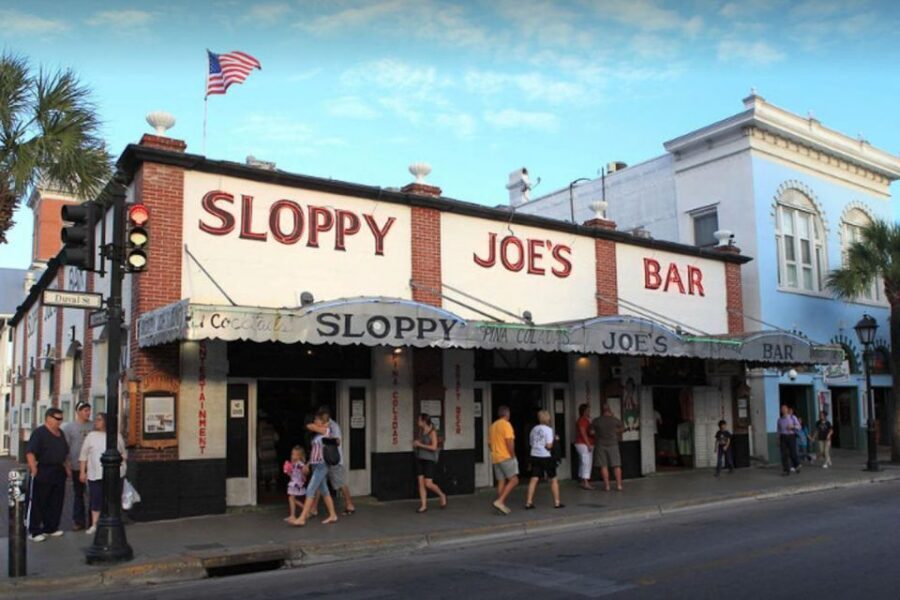 Key West: Hemingway's Life and Local Food Walking Tour - Boxing matches, watching and refereeing: the sporting side of his life