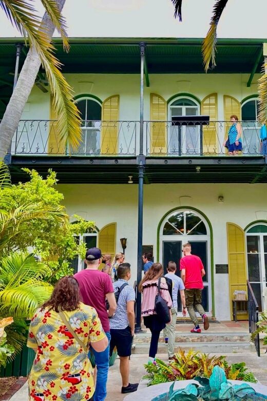Key West: Insider's Hemingway Experience - First Flight Island Restaurant and Brewery: Another Tasting, Another Angle