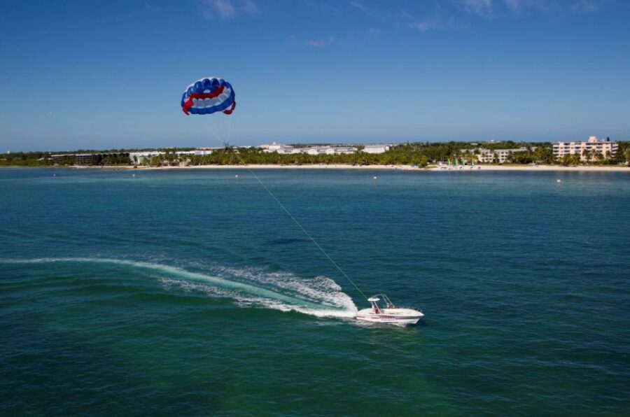 Key West Parasailing at Smathers Beach - Key points to know before you go