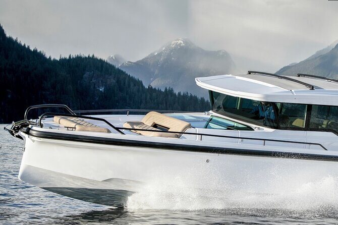 Key West Private Luxury Charter Rental: Boat Tour with Captain - Price Math: $899 for Up to 13, Plus $650 Fuel