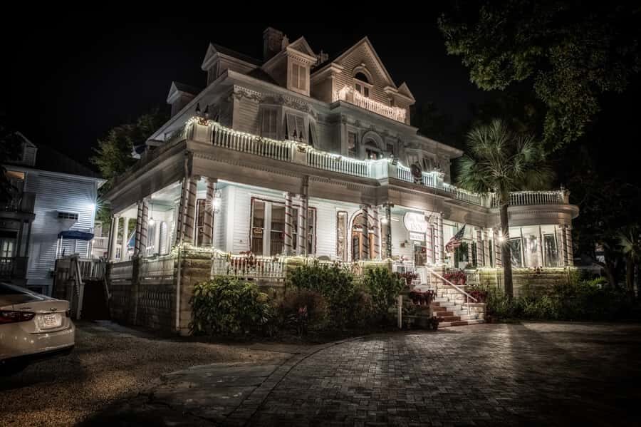 Key West: Southernmost Ghosts Haunted Walking Tour - Who this tour suits best