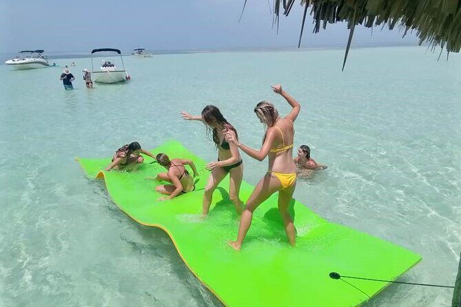 Private 2-Hour Tiki Boat Party in Key West & Mini Sandbar - The return cruise: music, bar stools, and easy sightseeing